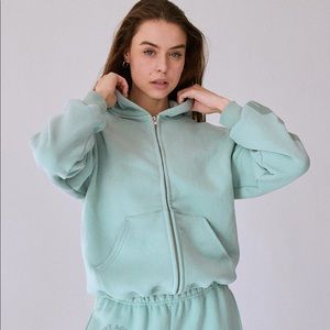 SetActive - full-zip size small
